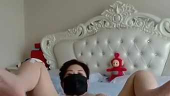 Desirable Asian Mature Seeks Sex
